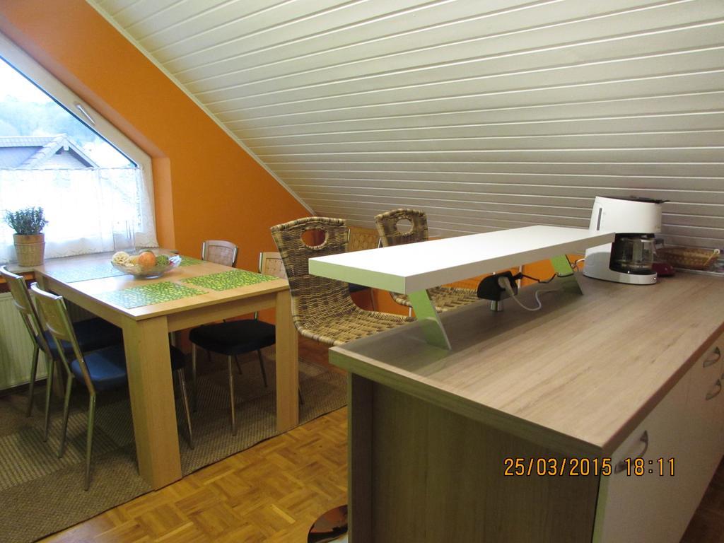 Eifel-Landhaus Ferienwohnungen "Em Gardestueffje" เมเคอร์นิค ห้อง รูปภาพ