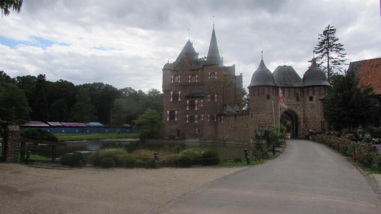 Eifel-Landhaus Ferienwohnungen "Em Gardestueffje" เมเคอร์นิค ภายนอก รูปภาพ